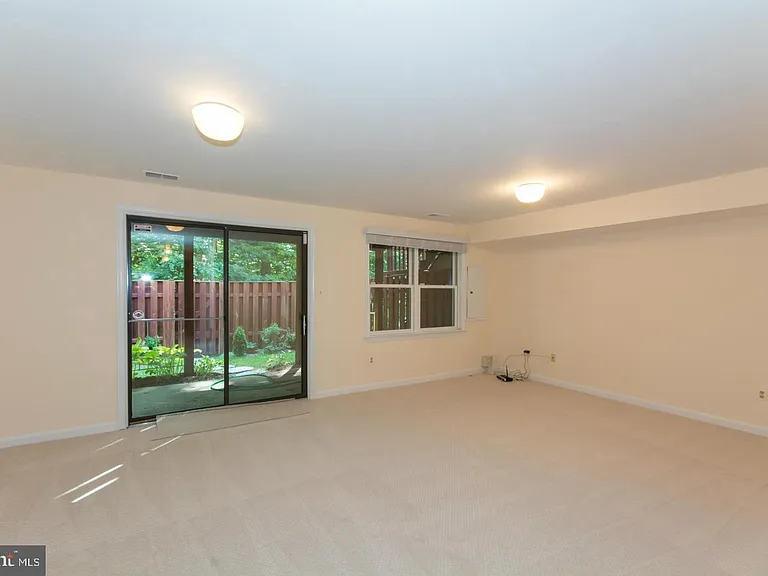 8035 Galla Knoll Cir — Photo 20