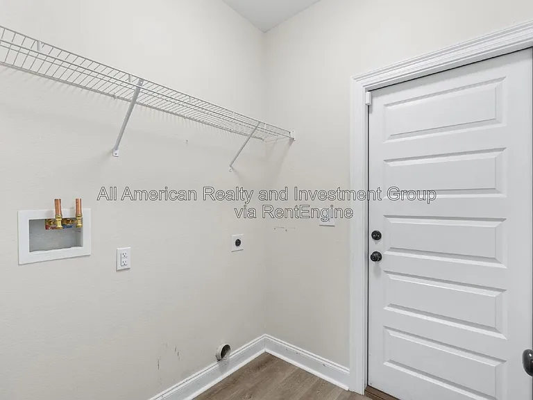 331 Adams Dr — Photo 26