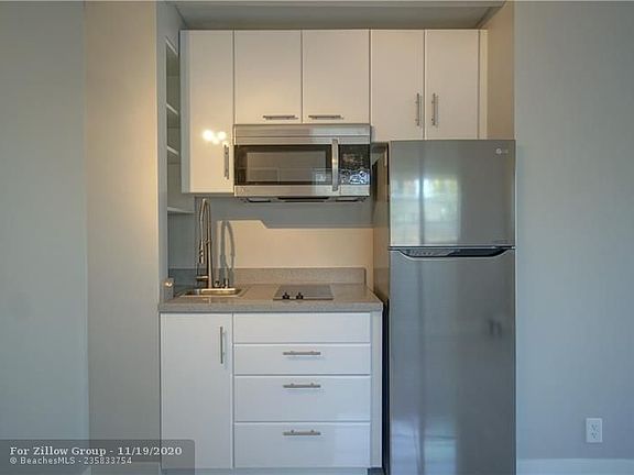 3rd image of 640 NE 7th Ave APT 13