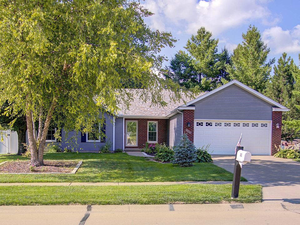 1st image of 302 Pinehurst Dr