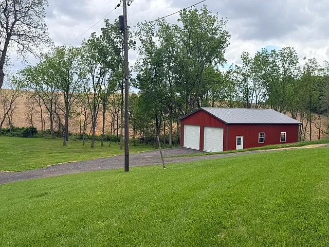 1361 Old Manchester Rd — Photo 64