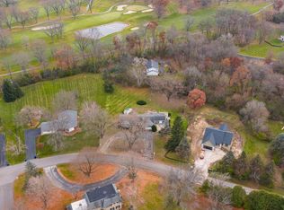 W275S3302 Burnell Dr, Waukesha, WI 53189