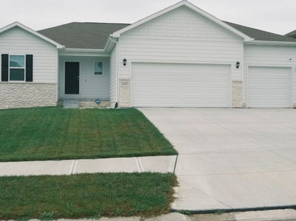 1075 Hazel Ln