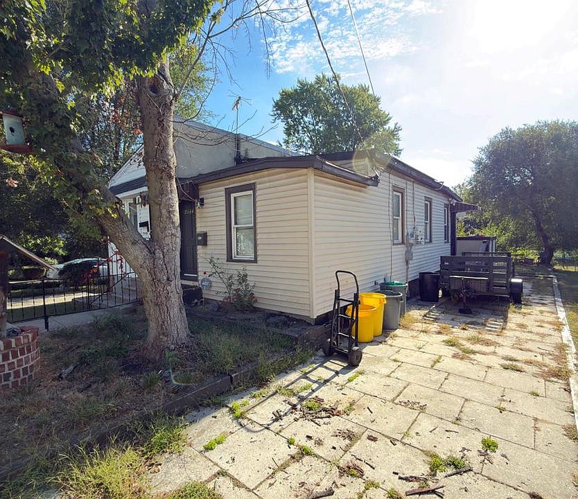 1st image of 7344 Forrest Ave