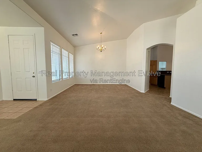 4417 W Saint Kateri Dr — Photo 4