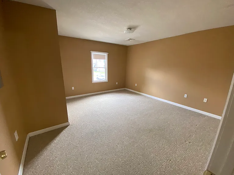 215 Main St — Photo 7