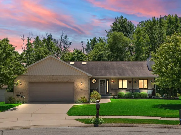 12818 Fawn Ct, Cedar Lake, IN 46303