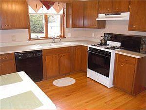 4th image of 113 Holley Brook Dr