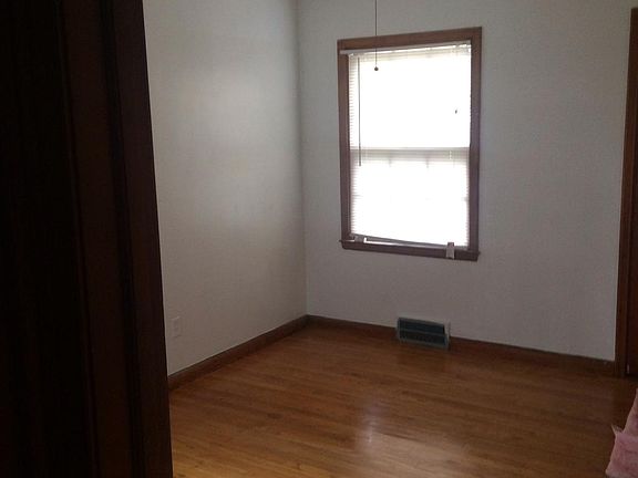 4th image of 13969 Piedmont St