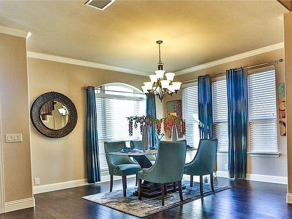 3rd image of 116 Lyndhurst Dr