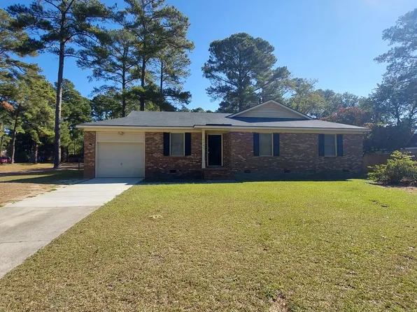 6701 Vaughn Rd, Fayetteville, NC 28304