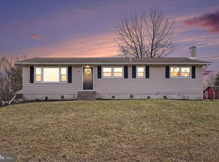 2430 New Hanover Square Rd, Gilbertsville, PA 19525