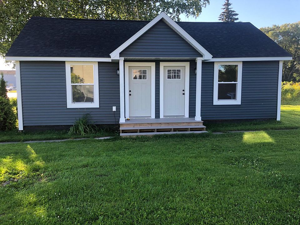 1st image of 912 E Portage Ave