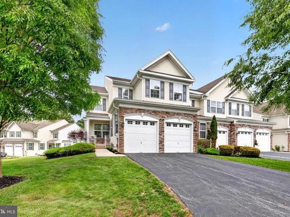 15 Newberry Ct, Glen Mills, PA 19342