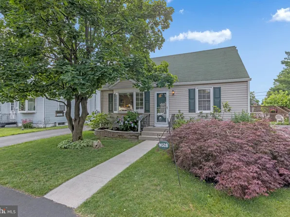 9028 Lynn Ave, Levittown, PA 19054