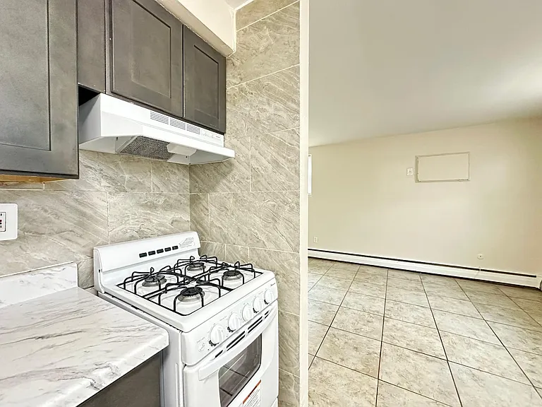 7108 Oxford Ave #38 — Photo 3