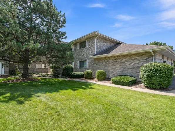 340 Loyola Dr APT D, Elgin, IL 60123