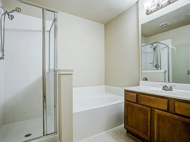 4528 Sycamore Dr — Photo 8