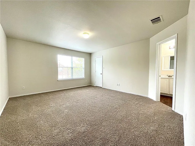 18120 Topsail St — Photo 11