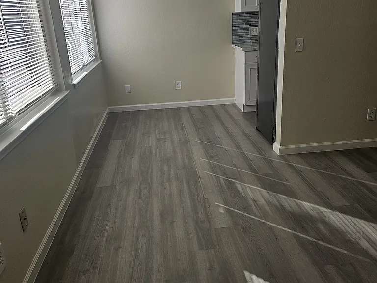1860 Ednamary Way — Photo 14