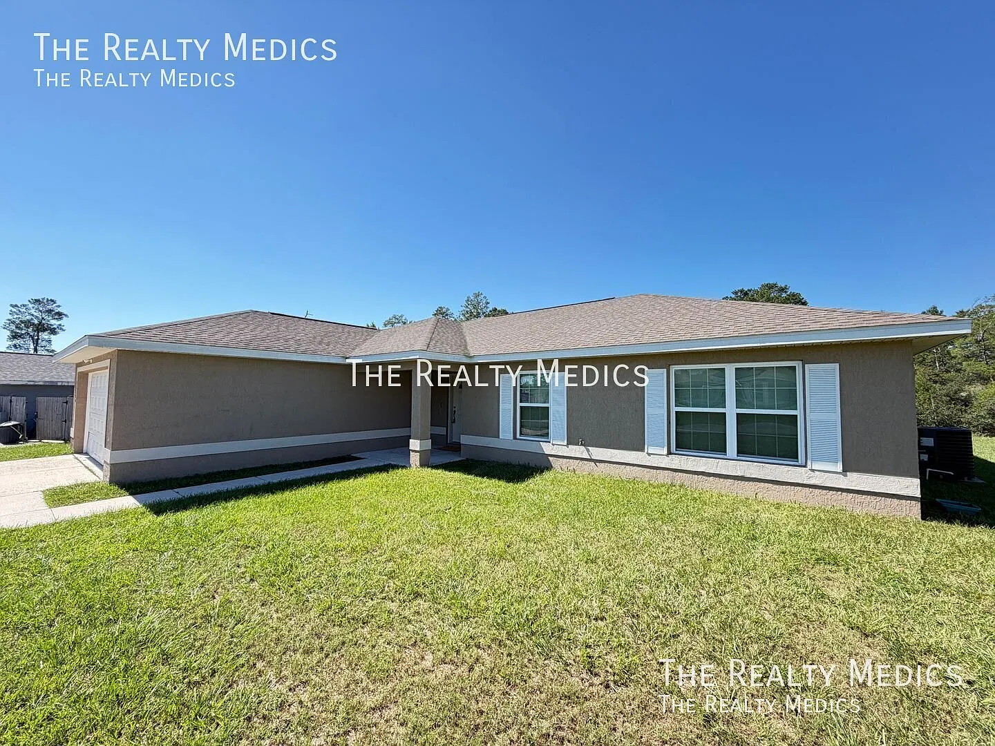 Incredible 4 Bedroom, 2 Bathroom Home in Ocala!! — Photo 2
