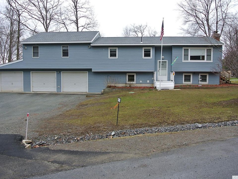 1st image of 63 Oak Leaf Dr