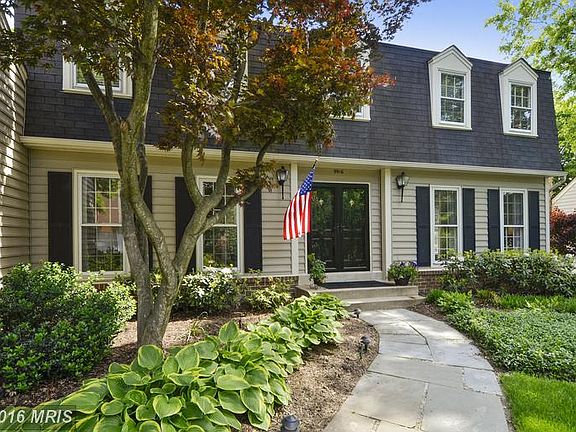 2nd image of 9916 Shrewsbury Ct