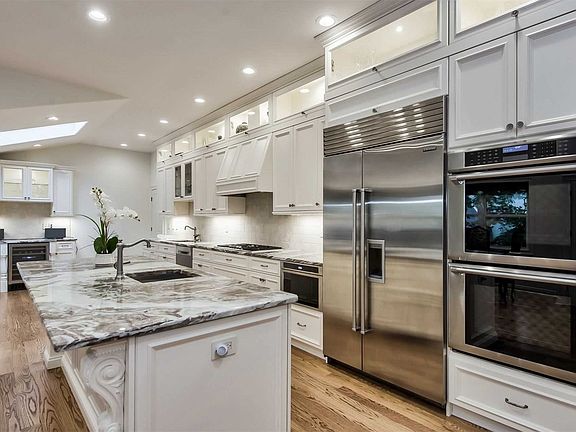 4th image of 217 Gosling Hill Dr