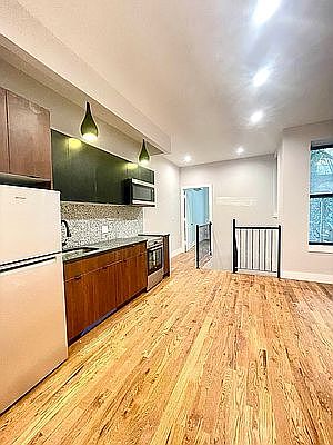 2nd image of 315 Putnam Ave #1