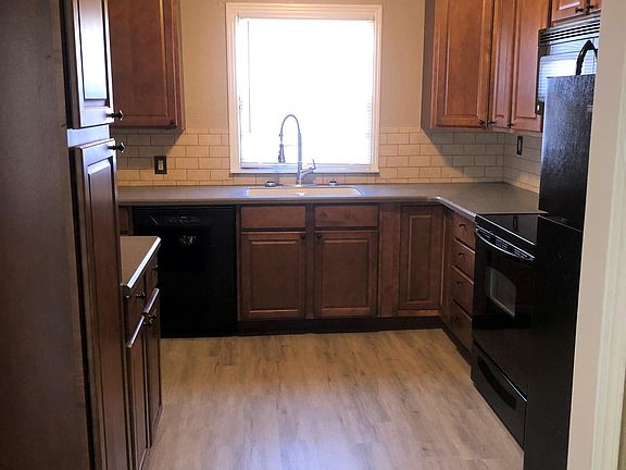 3rd image of 724 NW 31st St