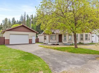 809 A St, Pinehurst, ID 83850