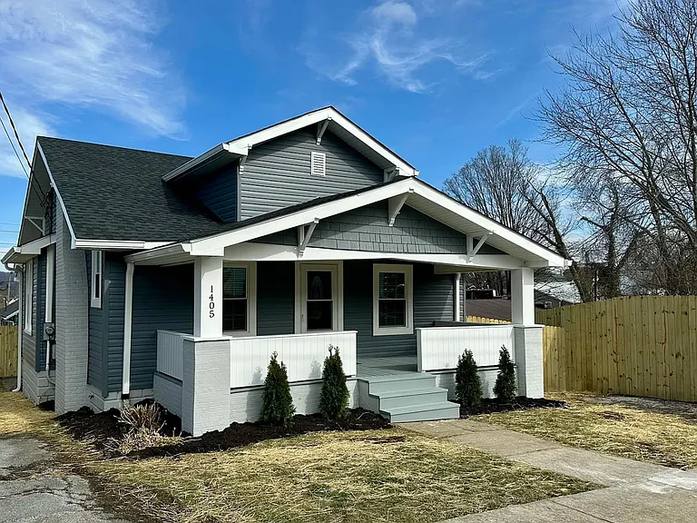 1405 Anderson St — Photo 1