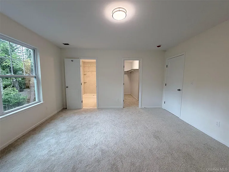 102 Pulaski Rd — Photo 22
