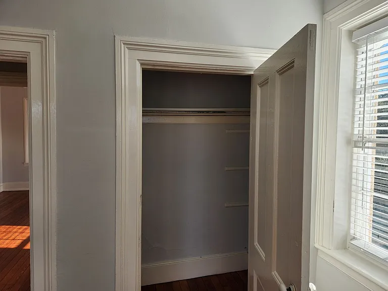 113 W Gaston St — Photo 17