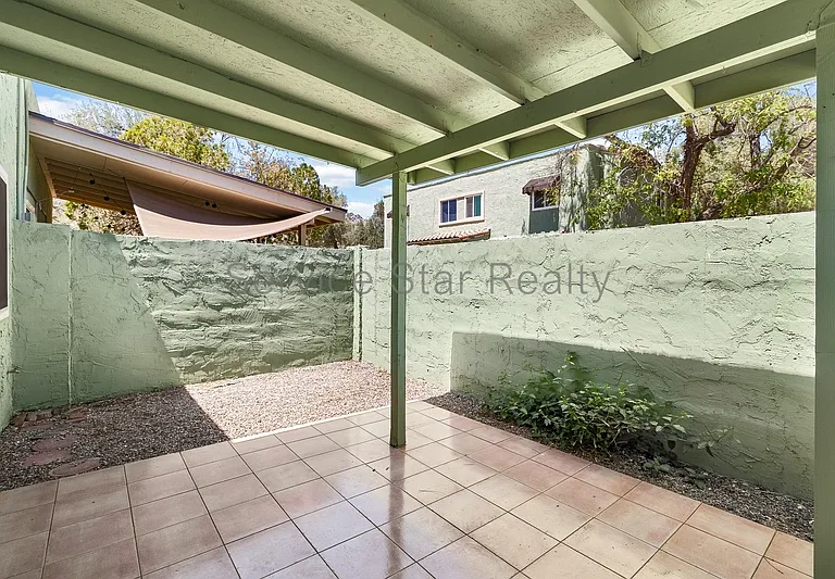 10215 N 8th Pl — Photo 14