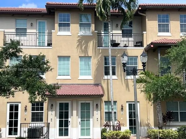 954 SW 147th Ave #2610, Hollywood, FL 33027