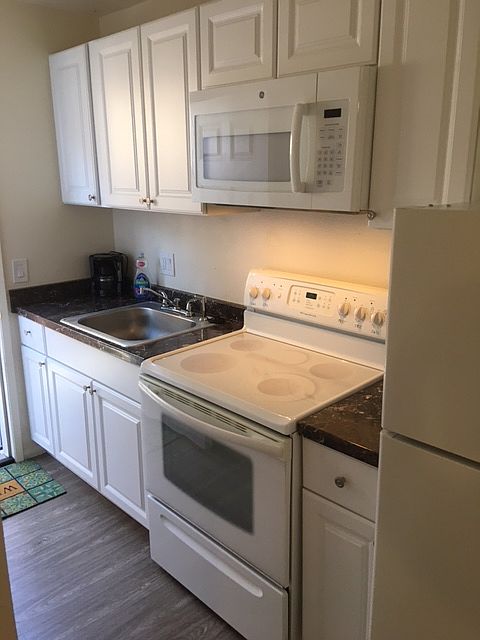1st image of 4162 Estrella Ave #8
