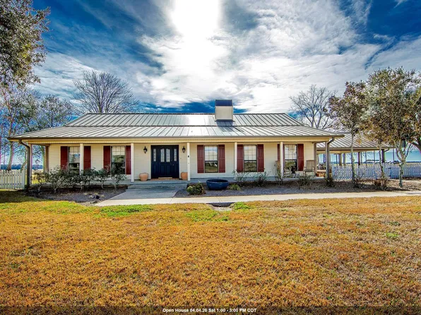 250 Rue De Beauville, Napoleonville, LA 70390