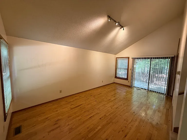 113 S Peak Dr — Photo 8