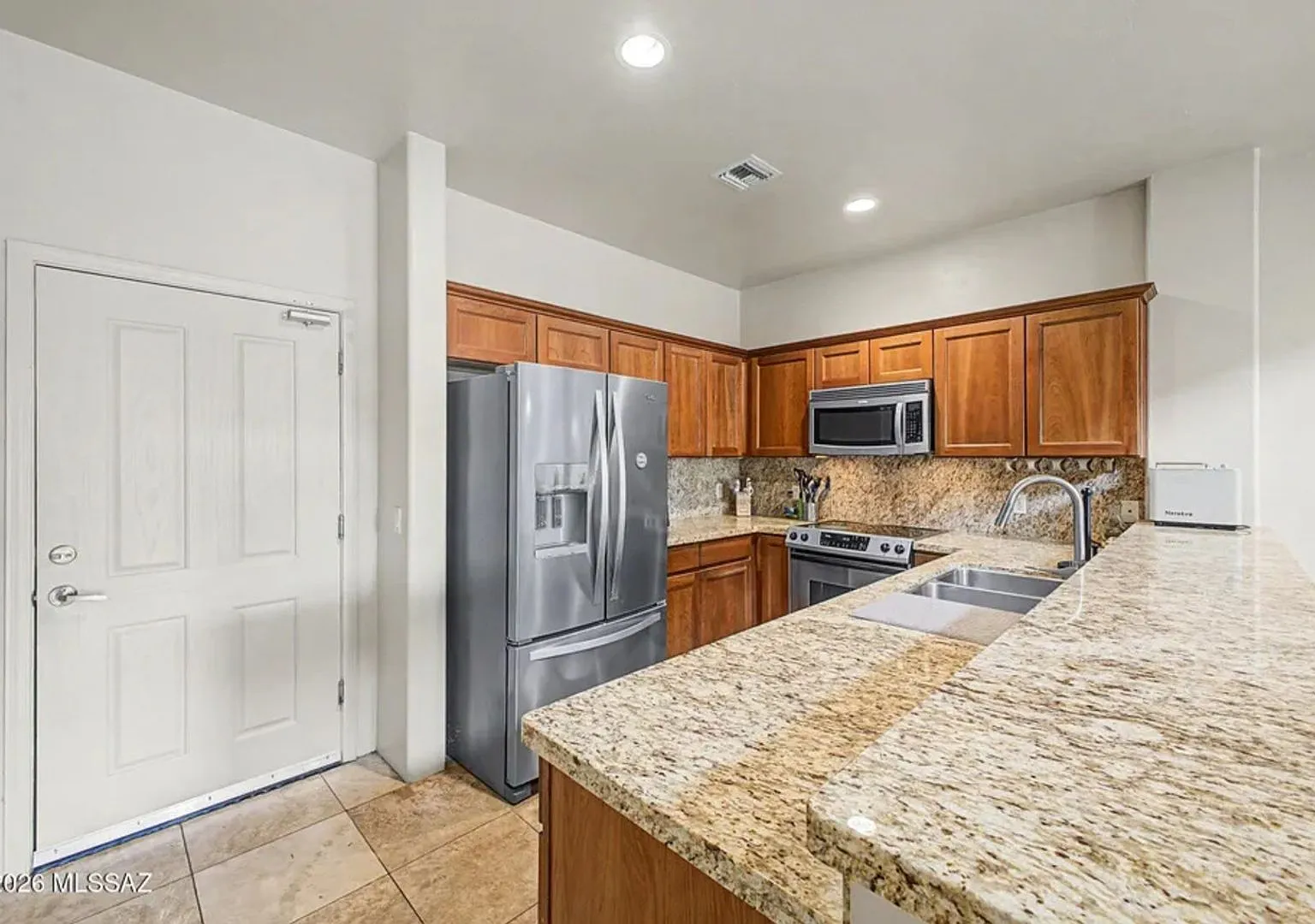 Spacious 3BR Condo in Tucson — Photo 3