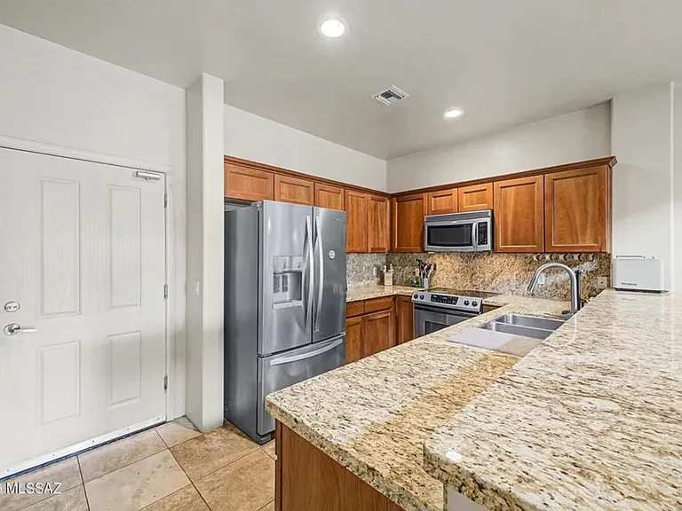 4112 N Thurston Ln #100 — Photo 3