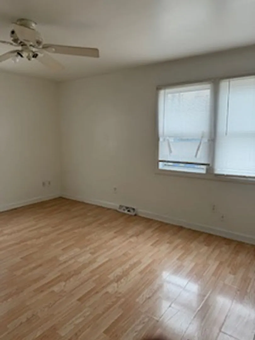 6913 14th Ave photo 1