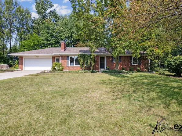 1941 7th St NW, Grand Rapids, MI 49504