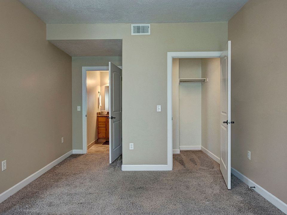 Bridges - bedroom and closet