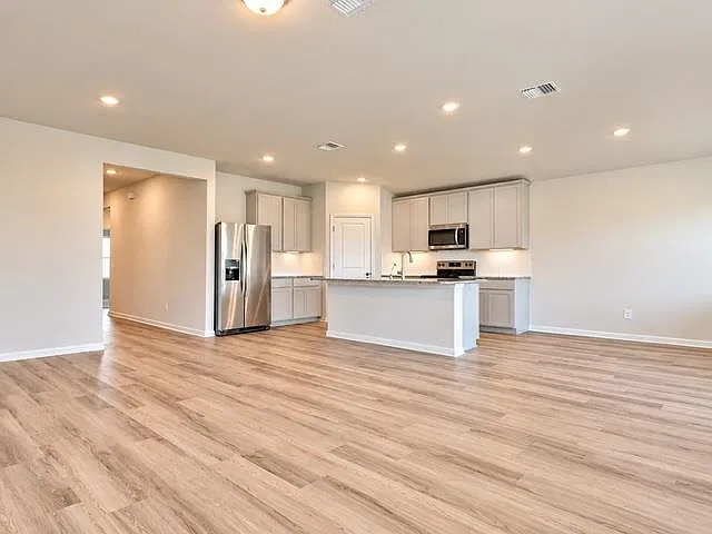 3 bed, 2.0 bath, 1540 sqft, $1,850 — Photo 3