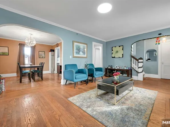 173 Grayson Pl, Teaneck, NJ 07666