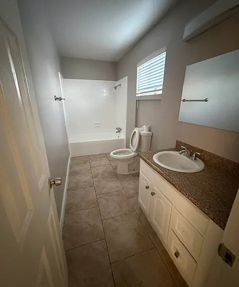 1690 Ellen Ave #4 — Photo 4