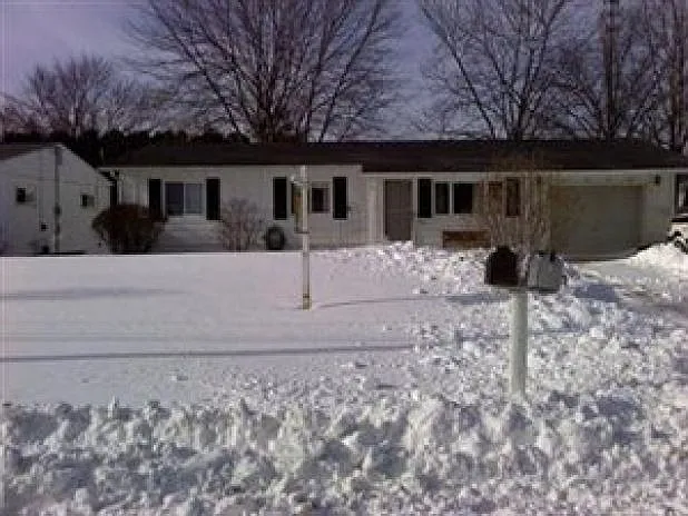 1068 Memory Ln photo 1