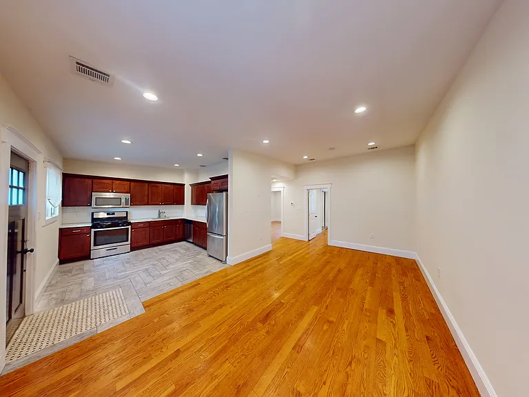 5 Wayne Ave #1 — Photo 3