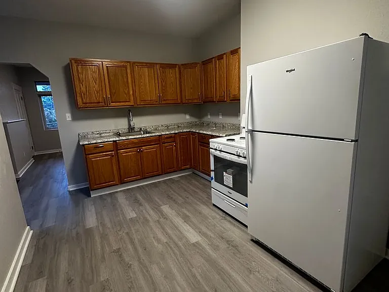 117-119 Copperfield Ave — Photo 6